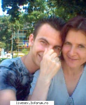 cel mai bine aceasta poza cat de mare este buba ta! tampenii de pe irc!!ce faci cand te